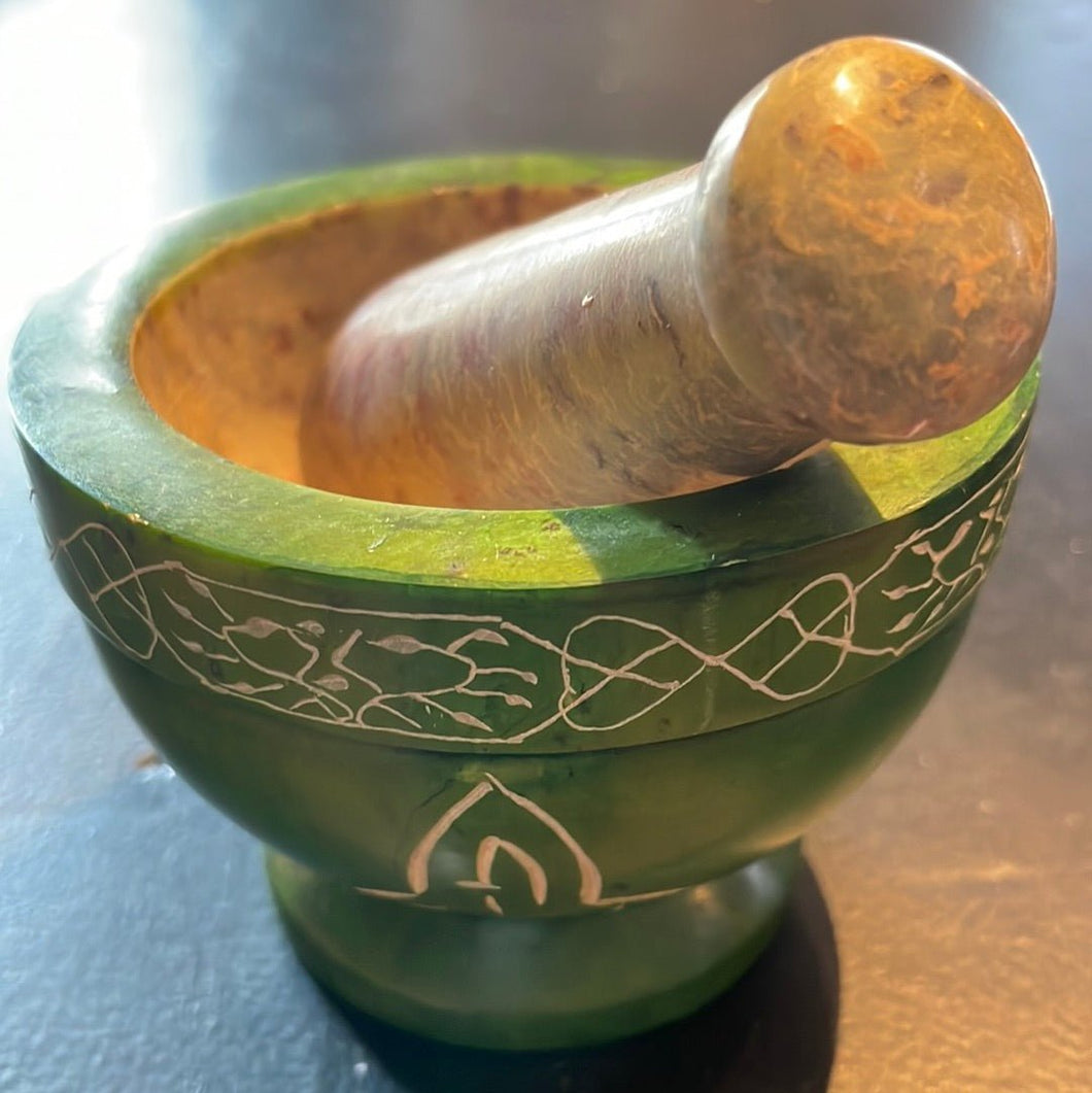 Green Soapstone Triquetra Mortar & Pestle - Witch Chest
