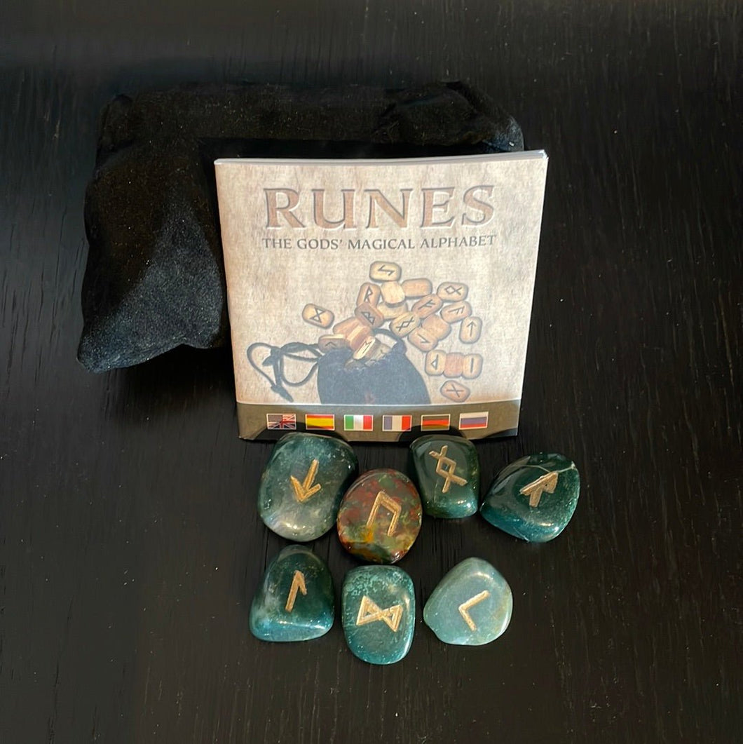 Premium Crystal Runes -2 Types - Witch Chest