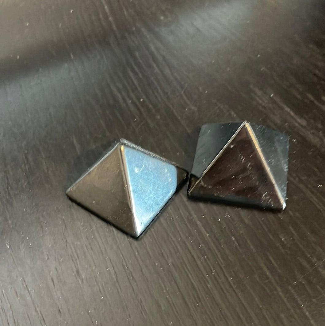 Shungite Pyramid - Witch Chest